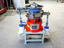 設(shè)計(jì)精巧耐用，網(wǎng)孔不堵塞、粉末不飛揚(yáng)，雜質(zhì)、粗料自動(dòng)排出